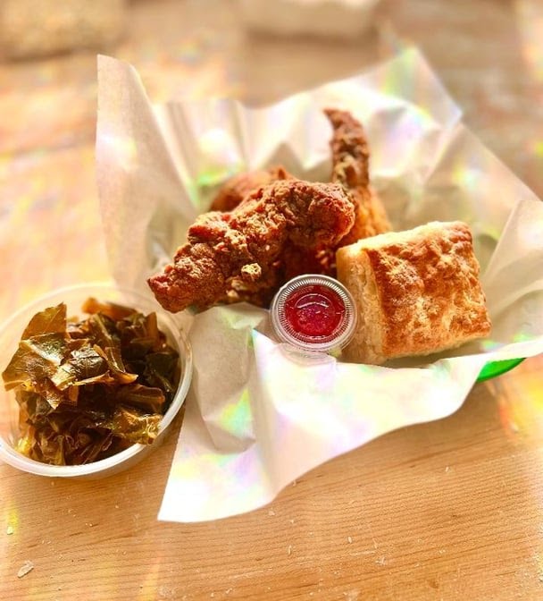 Auntie Beulah's Biscuits & Chicken by null