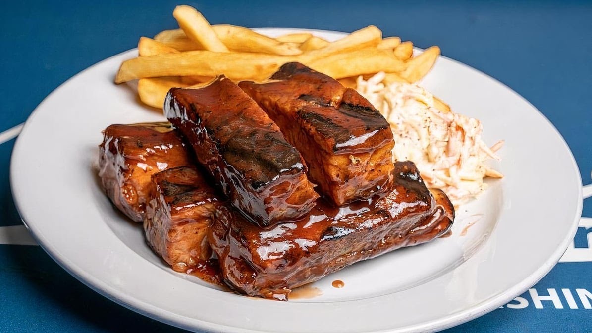 Nellie's Sports Bar by null