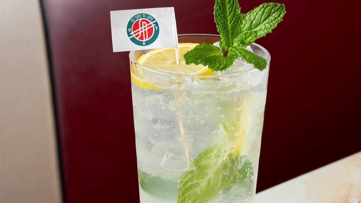 Silver Diner by null