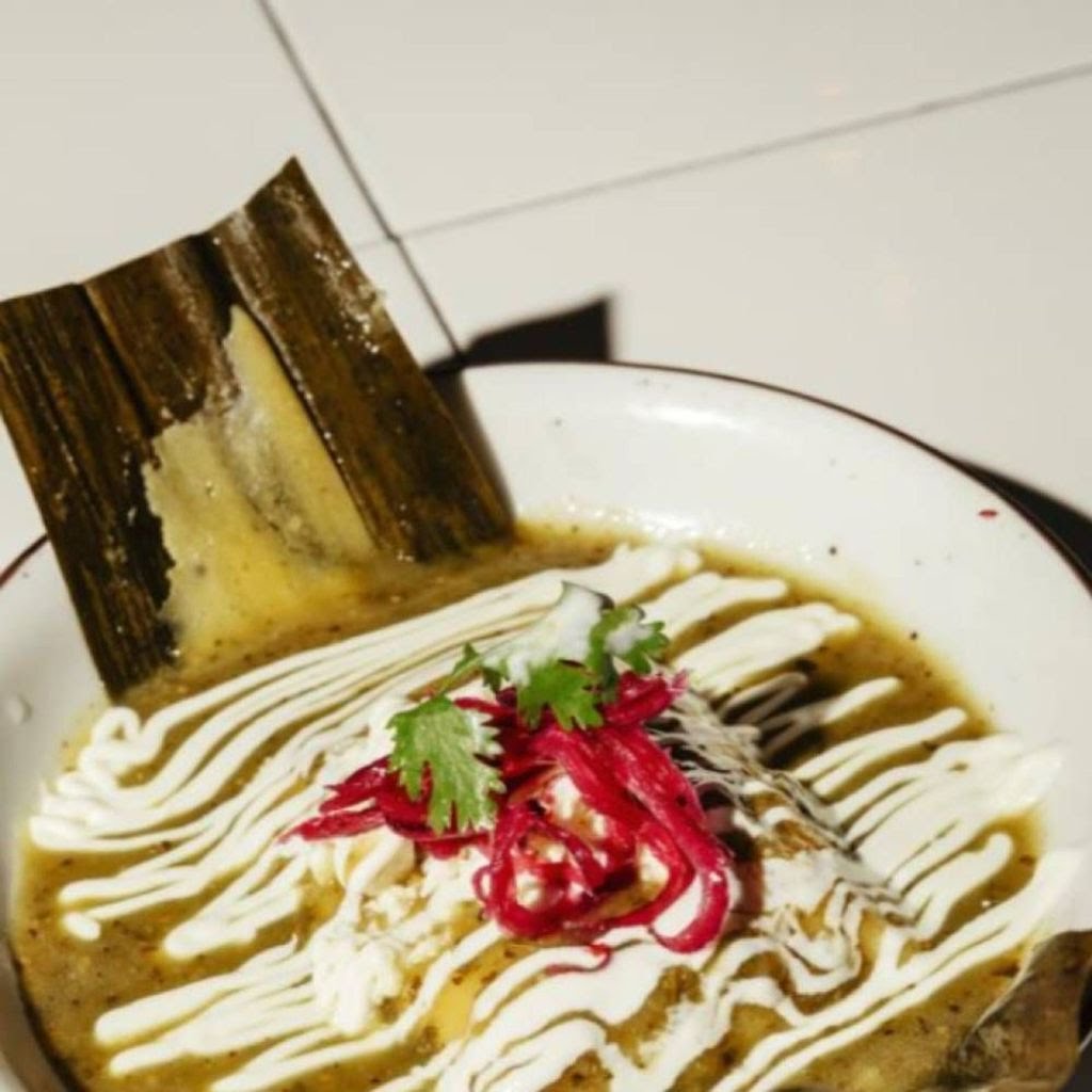 Mano De Santo by null