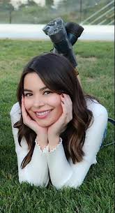 Inappropriate dan schneider show moments jpg x Miranda cosgrove sexy