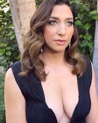 Chelsea peretti sexy jpg x Chelsea peretti sexy