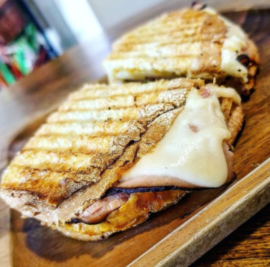 Sol Bol Acai Superfoods, LLC (Downtown Visalia) by null