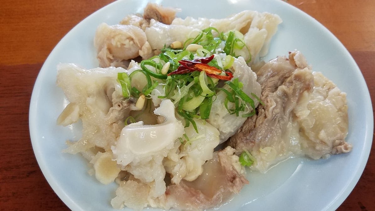 Yangban Sul Lung Tang by null