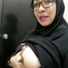 Main dengan bini jiran free hentai tmb jpg x Bini orang kena main leak fiza