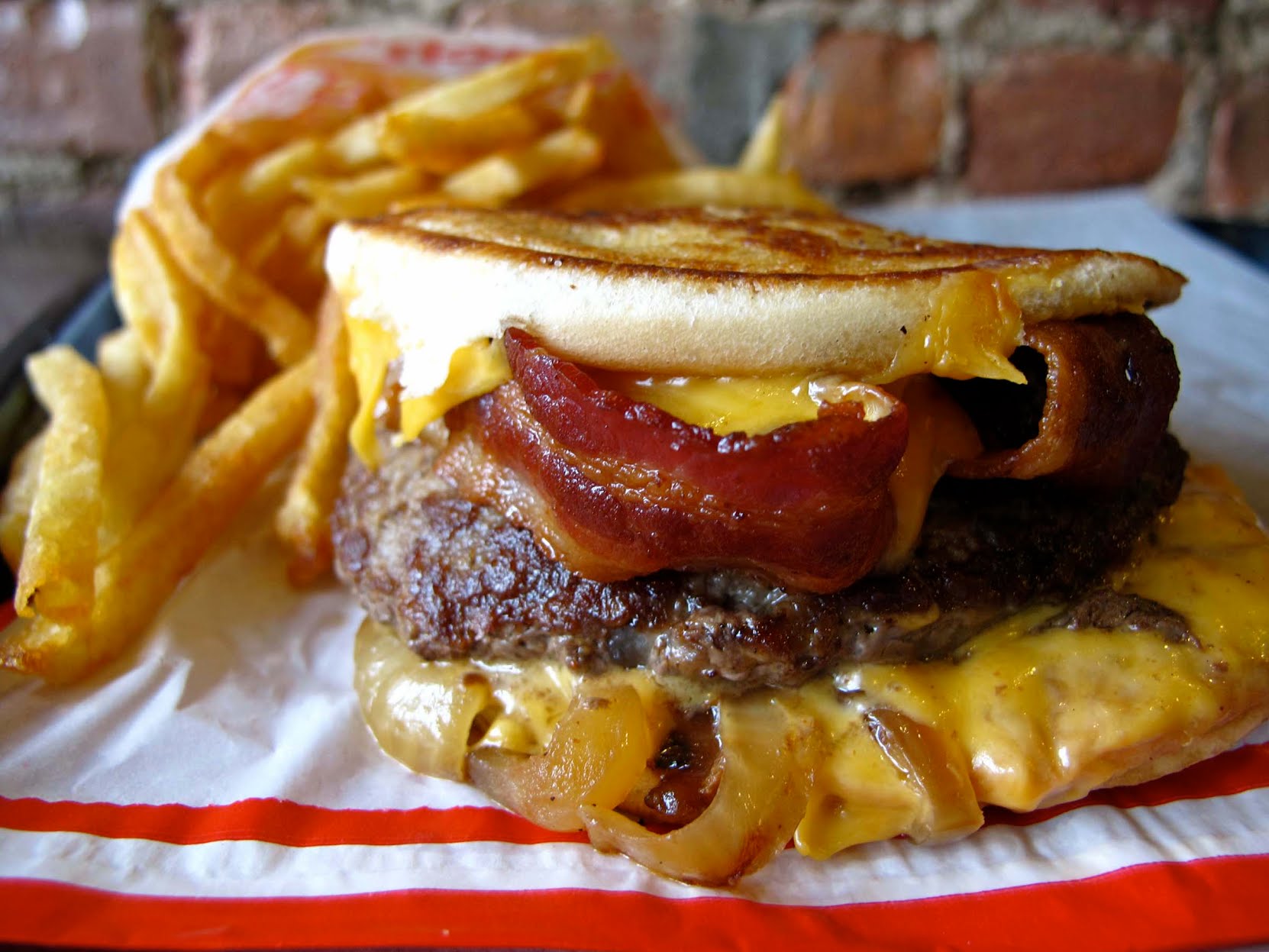 Petey’s Burger by null