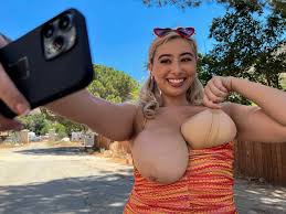 Flashing boobs in public jpg x Flashing boobs in public