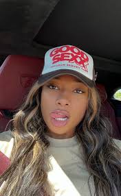 Celebrity tongues|Celebrities Sticking Out Their Tongues