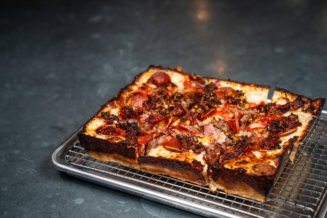 Emmy Squared Pizza: Green Hills by null