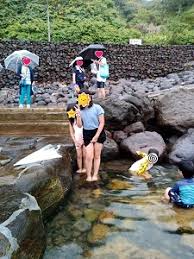 すっぽんぽん　水遊び|