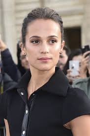 Alicia vikander tomb raider img x Alicia vikander