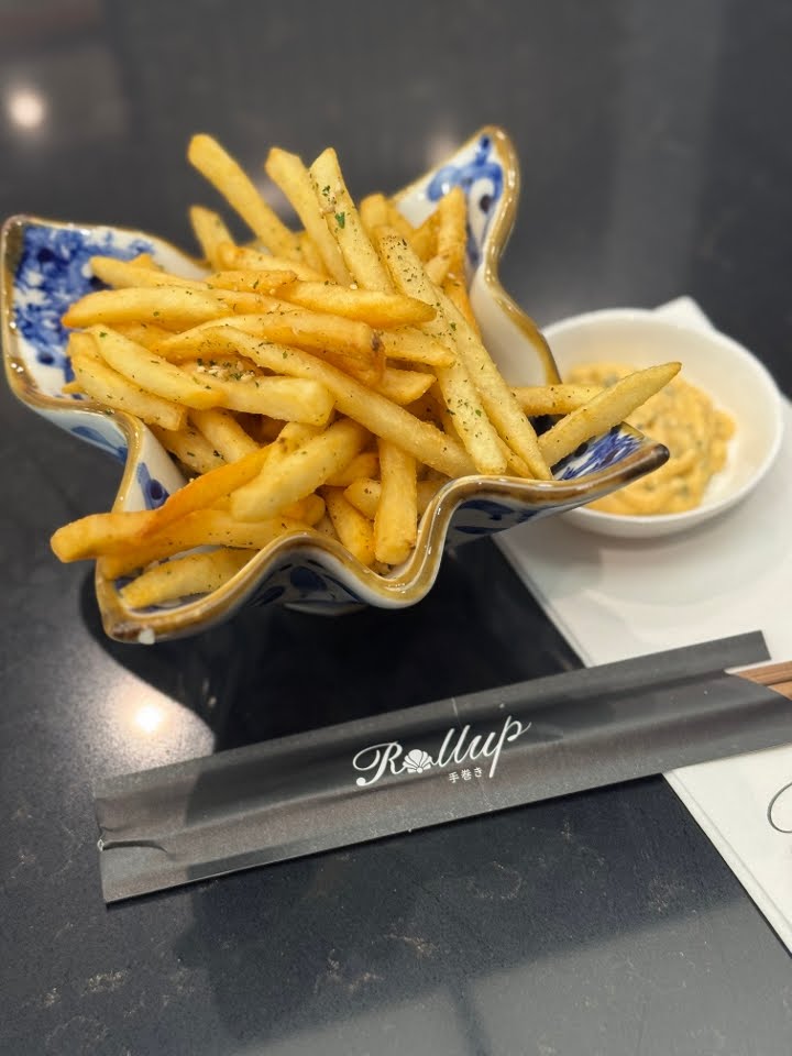 ROLL UP JAPANESE HAND ROLLS by null