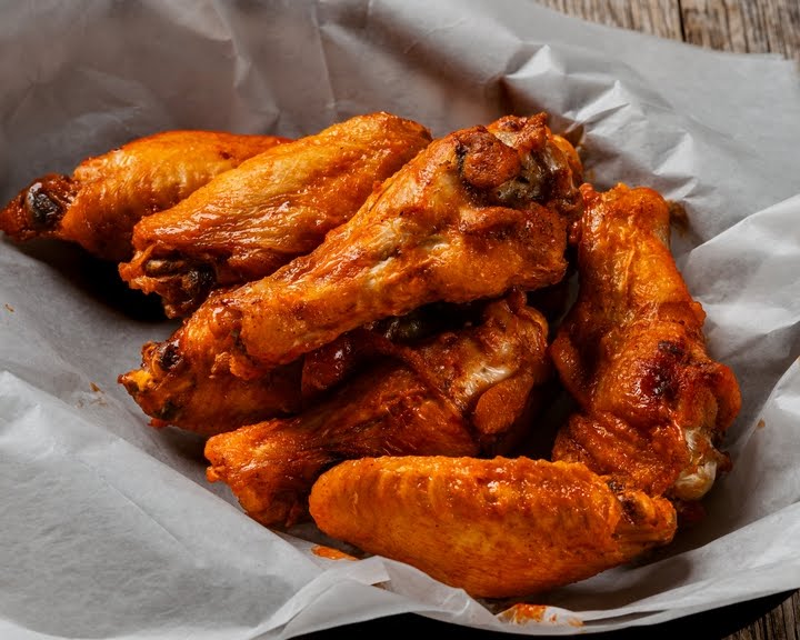 Vogue Tavern by null