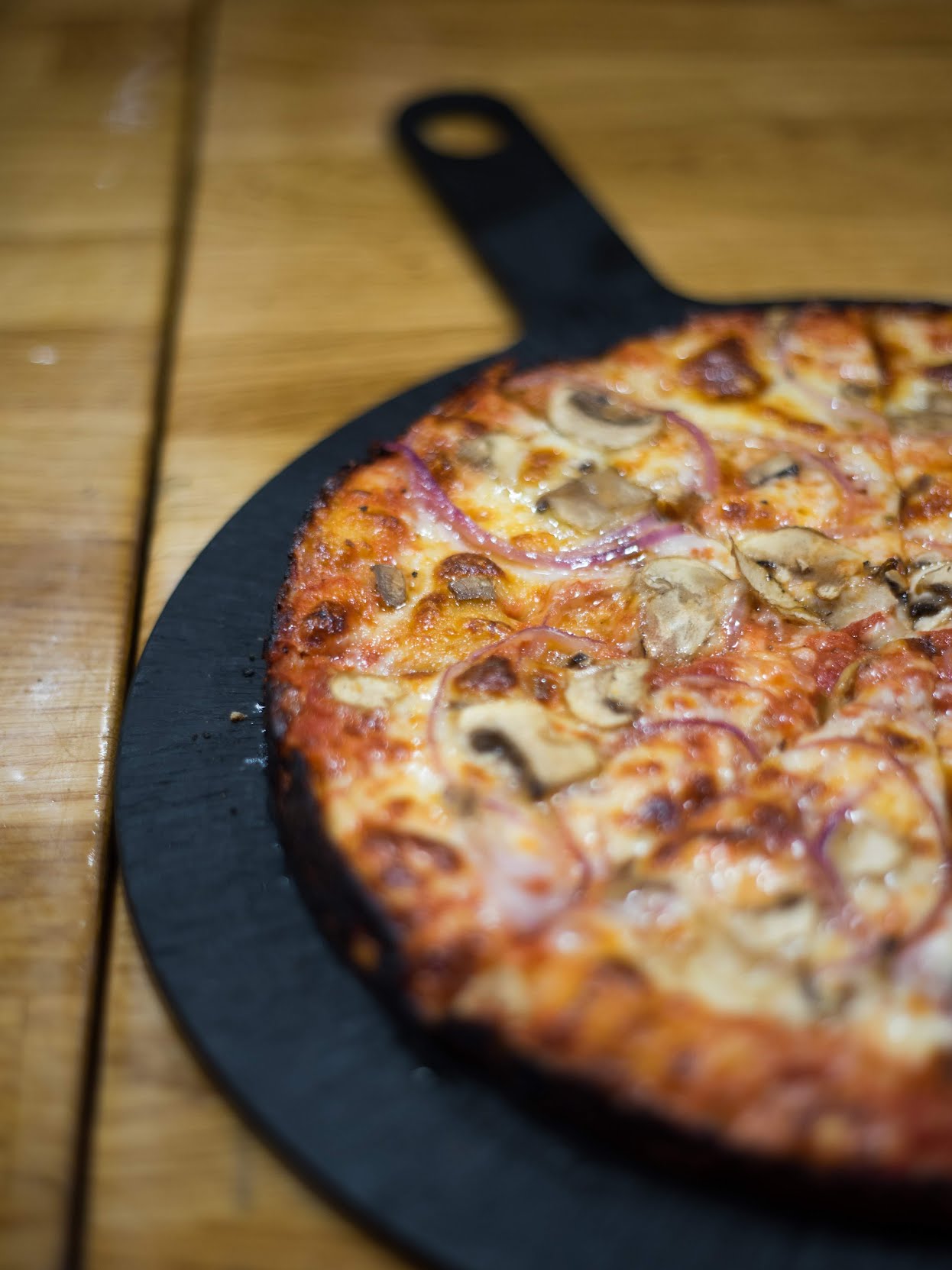Hot Box Pizza & Roast Beef by null