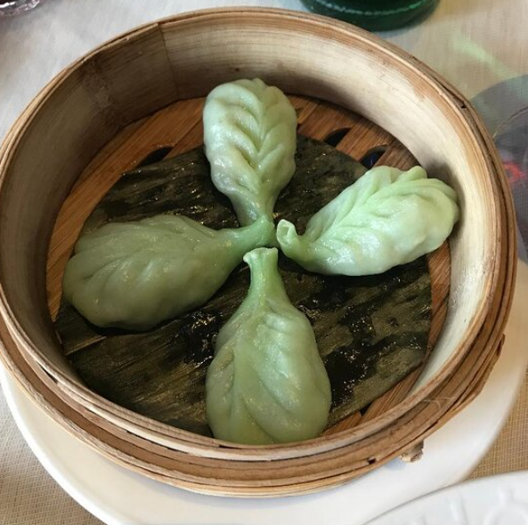 Bon Wei by null