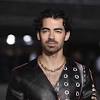 Joe Jonas: Διασκέδασε στην Αθήνα και τραγούδησε με τον Ηλία ...