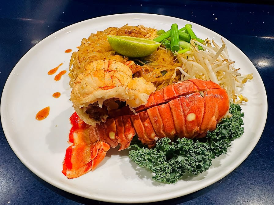 Sky Thai Sushi by null