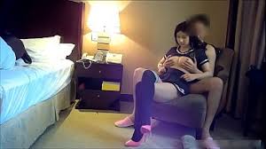 Dit nhau trong phong ve sinh cong jpg x Dit trong nha