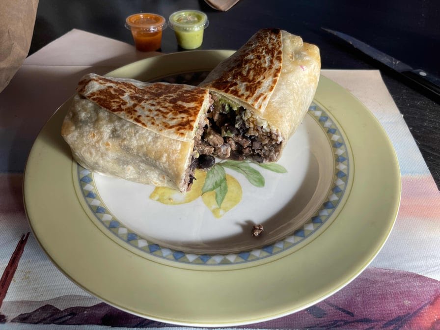 BETZY’S TACOS by null