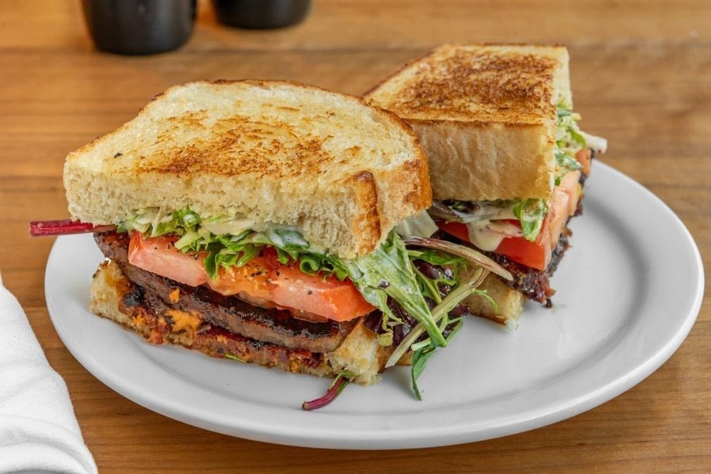 DISTRICT Diner • All Day Delicious by null