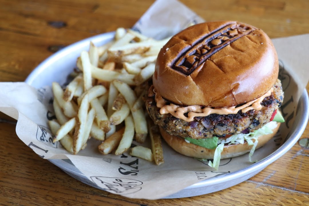 Lucy's American Tavern by null