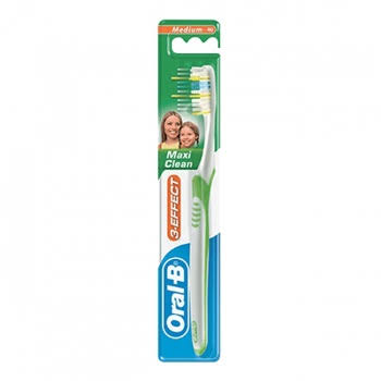 Oral-B 123 Maxi Clean Manual Toothbrush - Medium