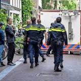 Twee verdachten in buitenland aangehouden voor moord op De Vries