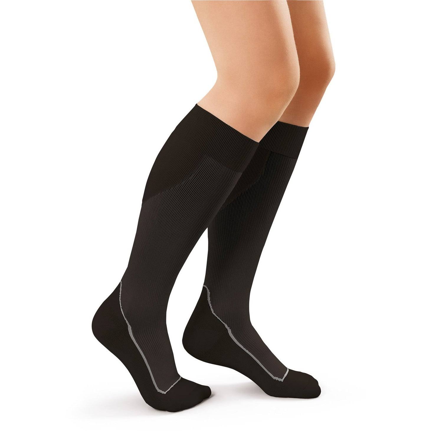 JOBST Sport 15-20 mmHg Knee High Socks / Medium / Cool Black/Black