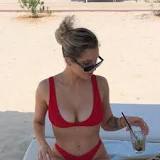 Helen Flanagan shows off hourglass curves in tiny bikini for red-hot Dubai snap