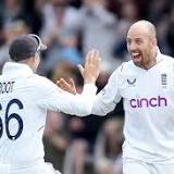 New Zealand lead England by 223 at lunch on 4th day