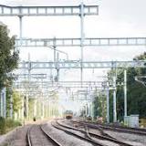 Slough to Paddington railway blocked as trespassers on railway
