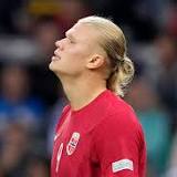 Erling Haaland scores AGAIN for Norway to show the World Cup what it's missing to make it 15 goals in 10 games this ...
