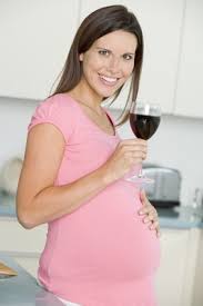 Bere in gravidanza fa male al feto