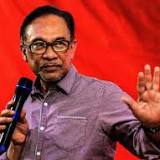 No need to blindly defend, brown nose Anwar, says Rafizi