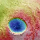 Eighteen-mile-wide crater on Mars looks like a huge eye