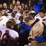 Supreme Court rules First Amendment protects a public school coach and prayer