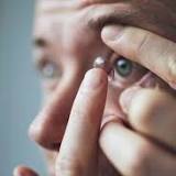 Reusable contact lenses 'more than triple risk' of rare eye infection