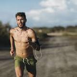 A Physique Coach Explains the 'Absolute Best' Cardio for Fat Loss
