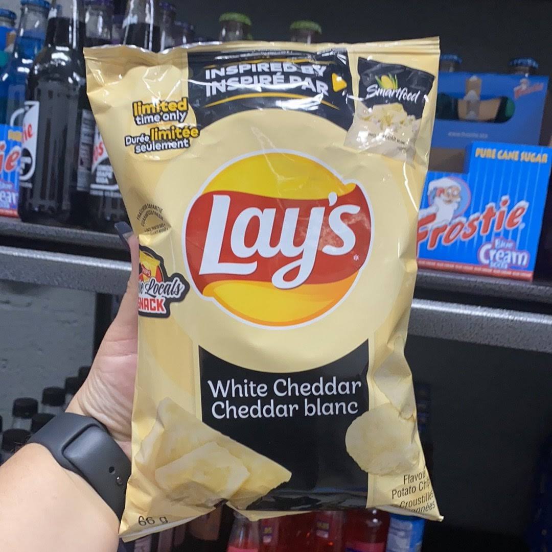 Lay’s White Cheddar Chips (Canada)
