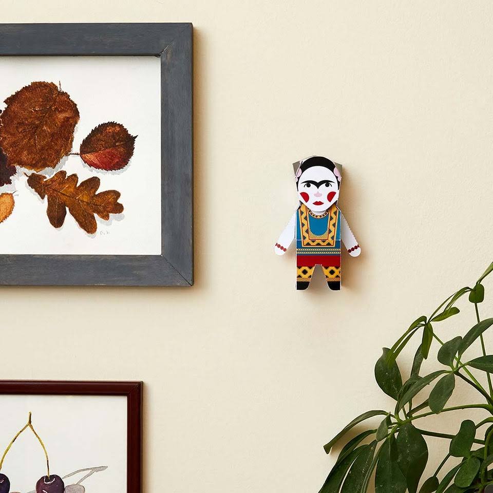 ChattyFeet | Paper Model | Frida Card-o | Gift for Creatives