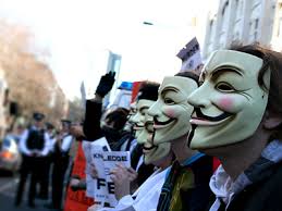 Anonymous pubblicano 90.000 email dei militari