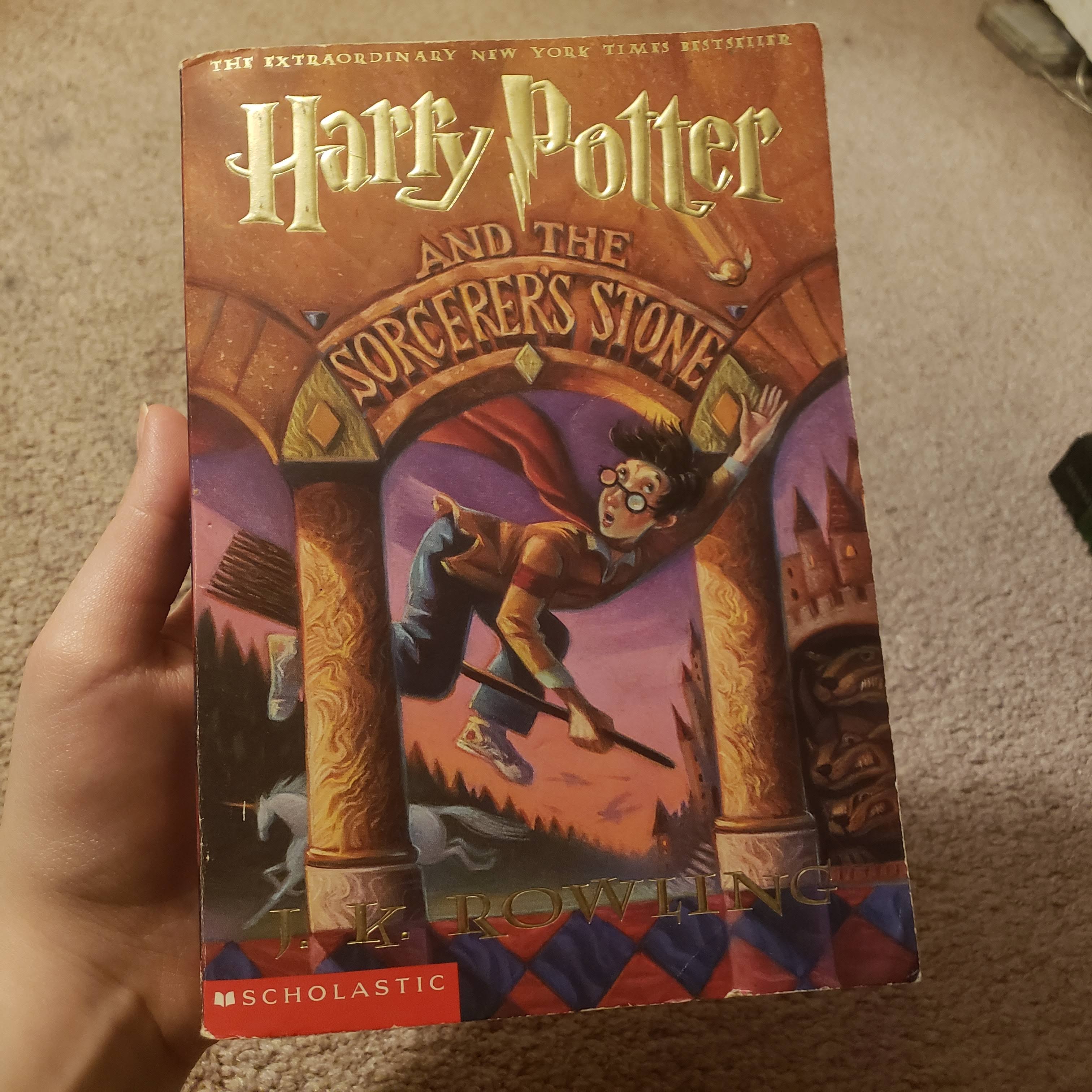 Harry Potter & The Sorcerer's Stone - J. K. Rowling