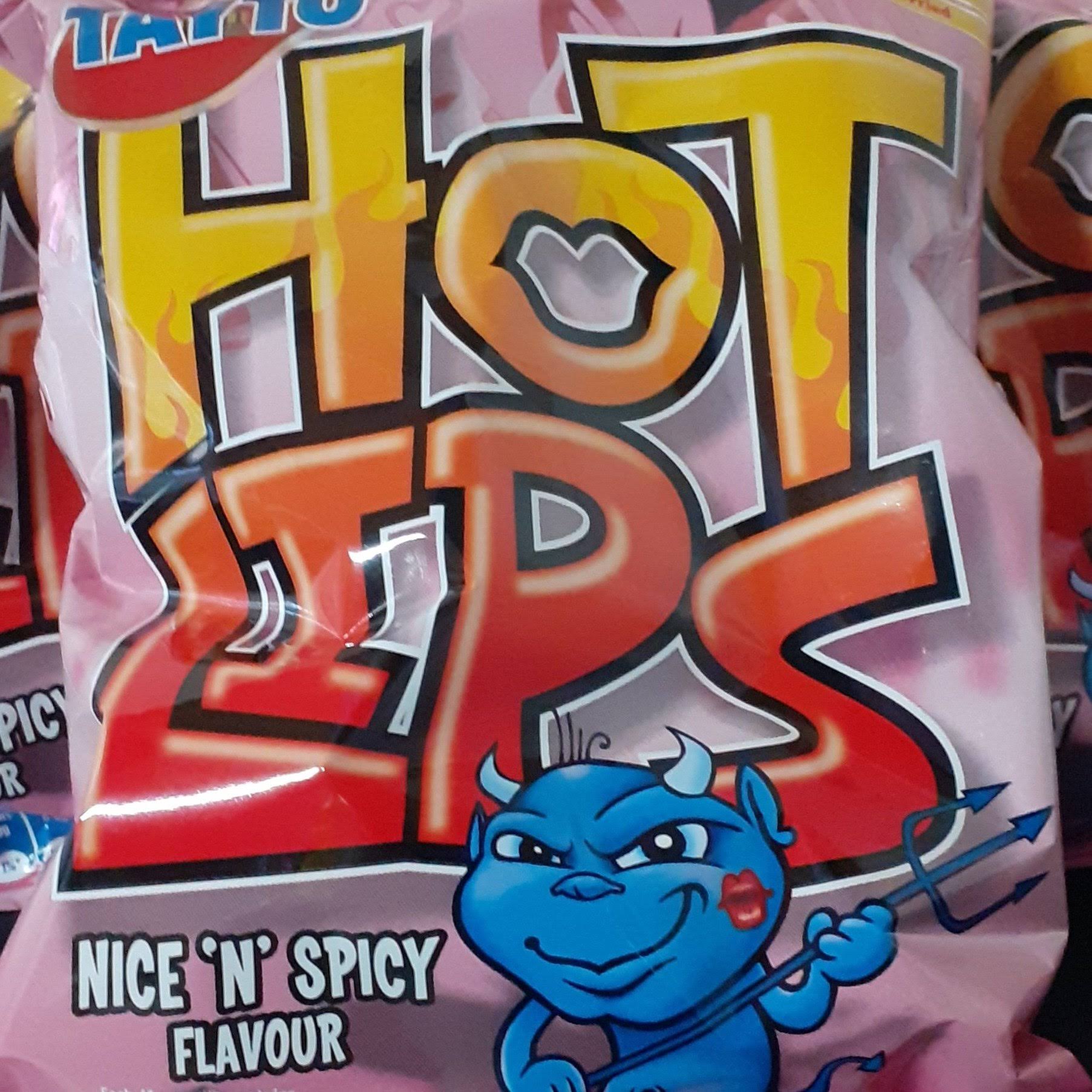 Tayto Hot Lips Crisp Snack - Nice 'n' Spicy Flavour, 45g