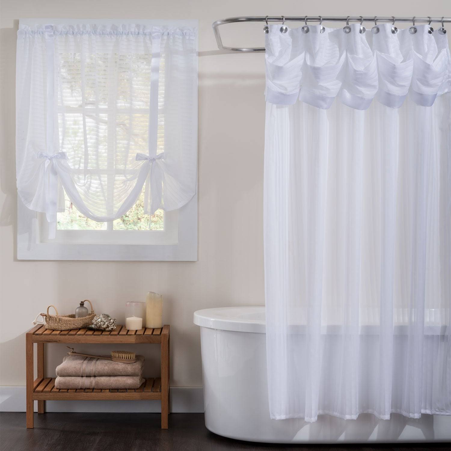 Silhouette Semi Sheer Shower Curtain / H.C. International, Inc. White