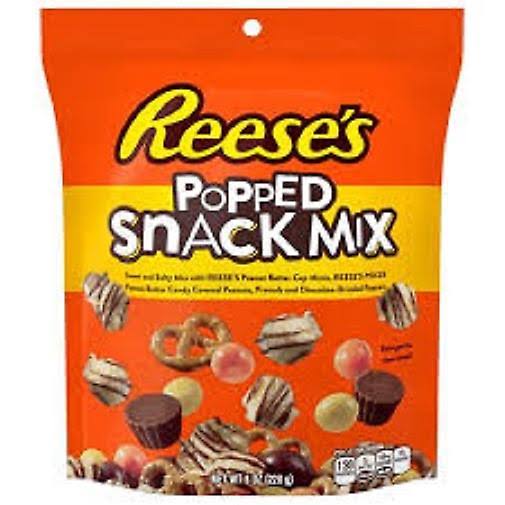 Reese's Popped Snack Mix - 8oz