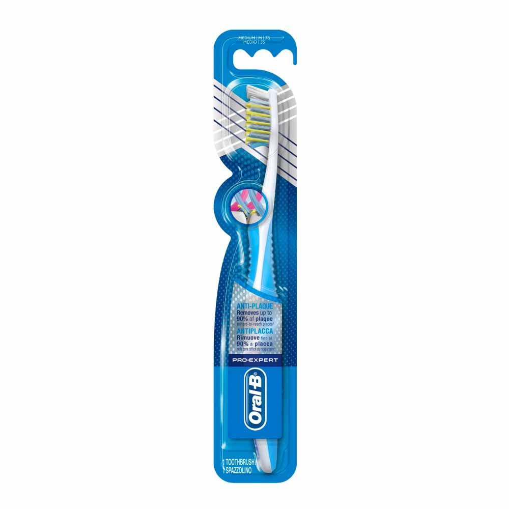 Oral-B Pro-Expert Anti-Plaque Manual Toothbrush - CrossAction, Medium